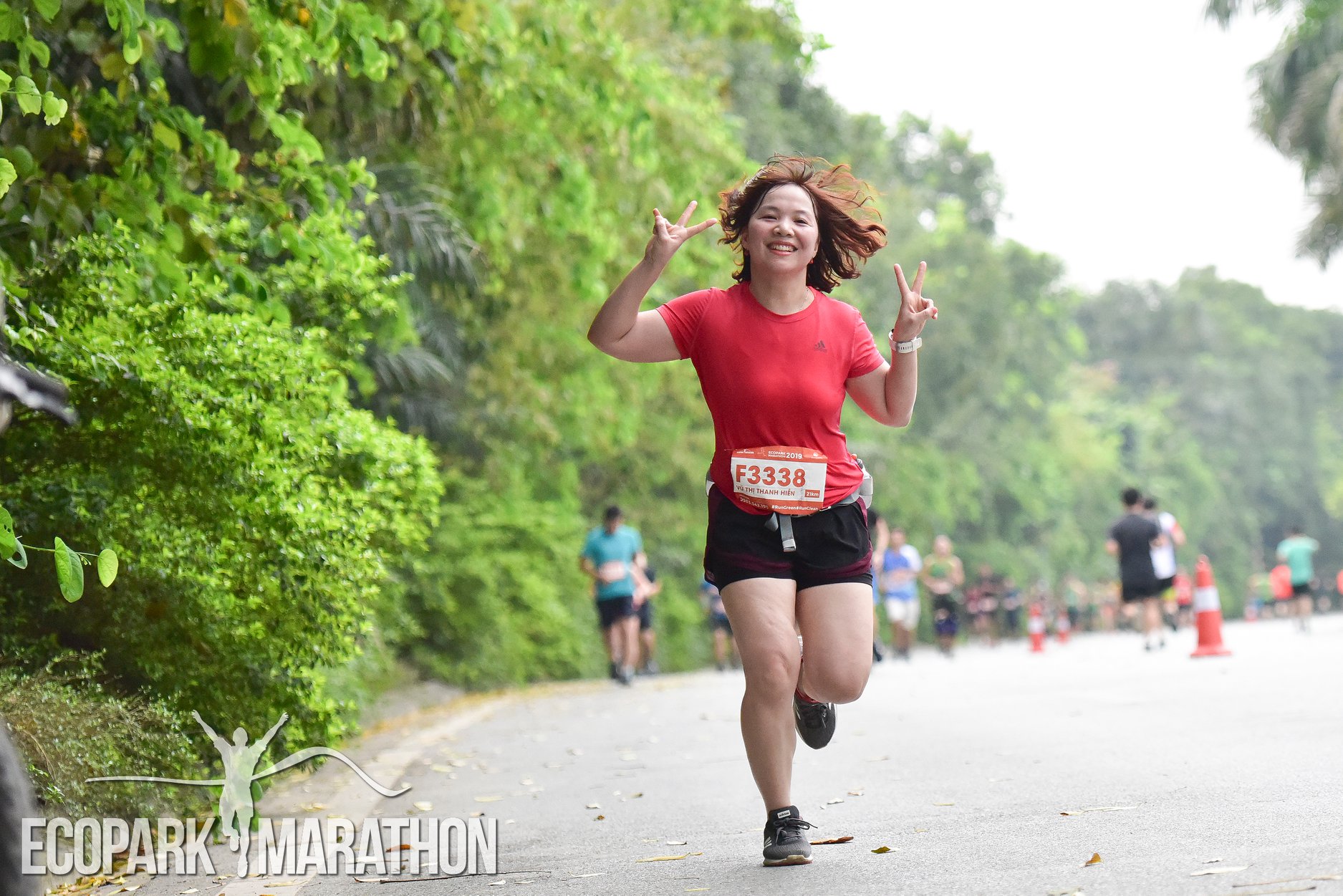 [VIDEO] Ecopark Marathon 2019 sẽ kém xinh tươi nếu thiếu họ
